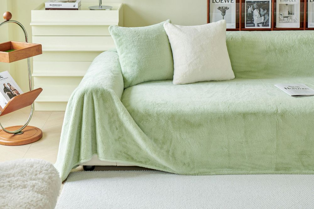 How to Choose Throws That Match Both Comfort and Design