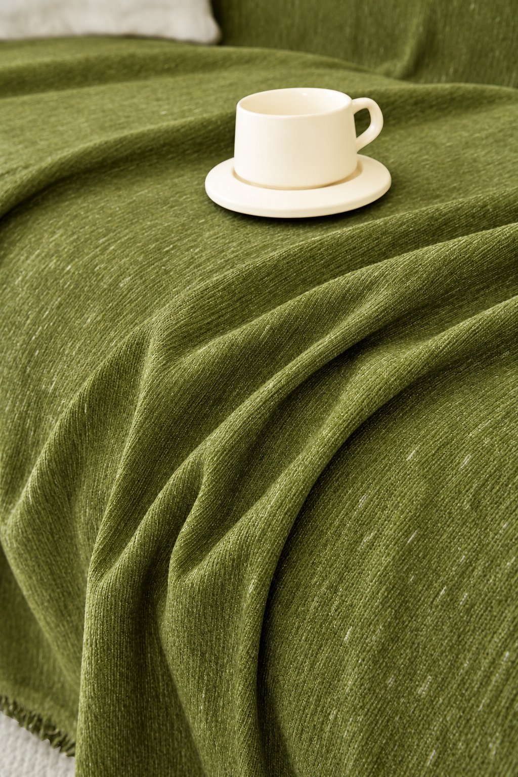 Elligate Throw Blanket · Green