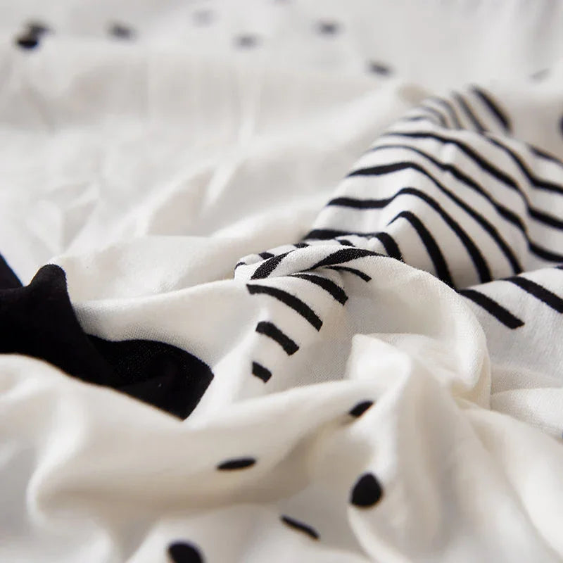 Couch Cover - Whitecrusha - Adaptable & Expandable