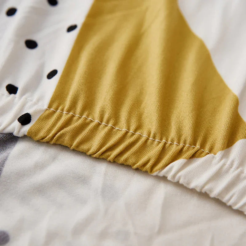 Couch Cover - Whitecrusha - Adaptable & Expandable