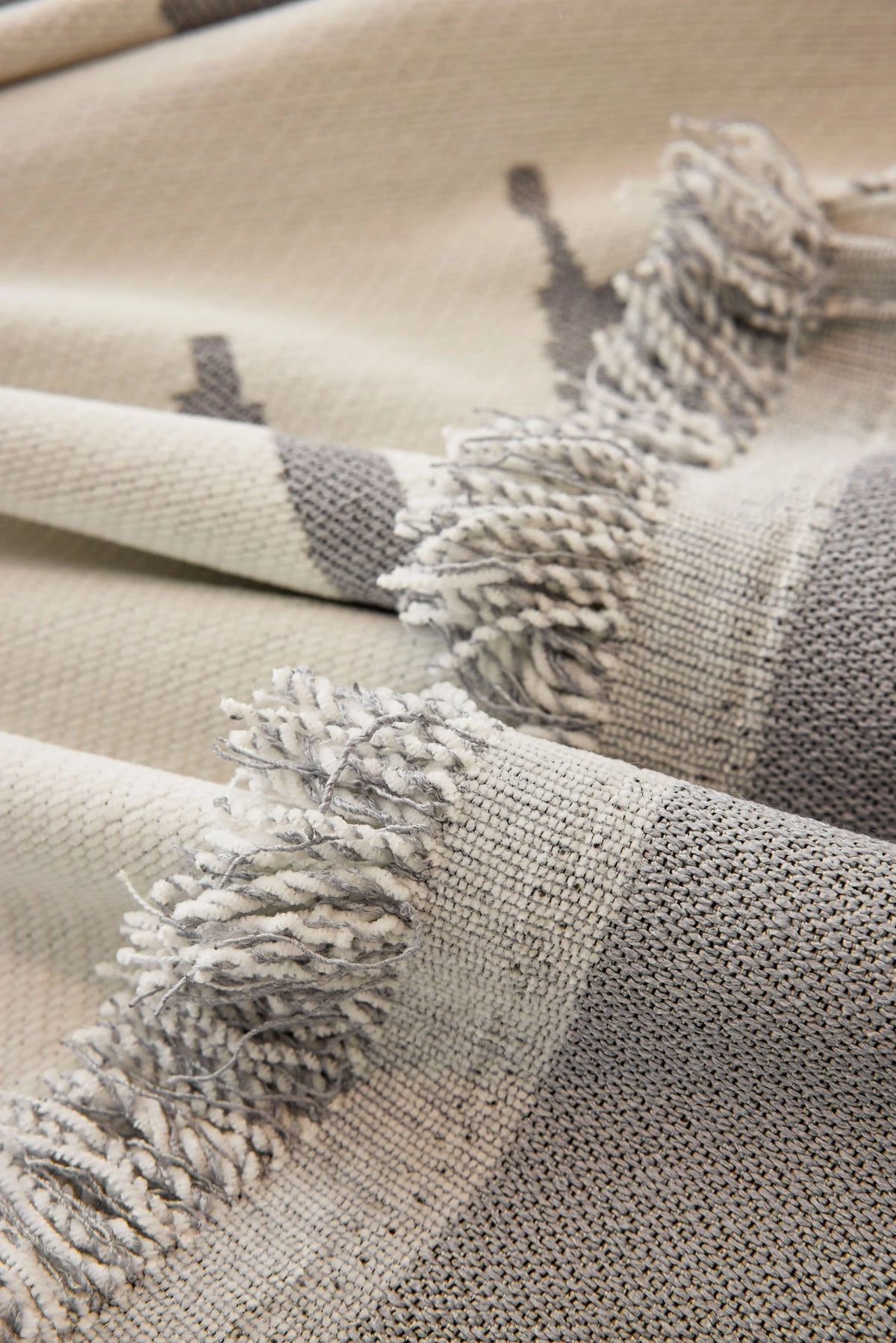Throw Blanket - Skymoore - Grey