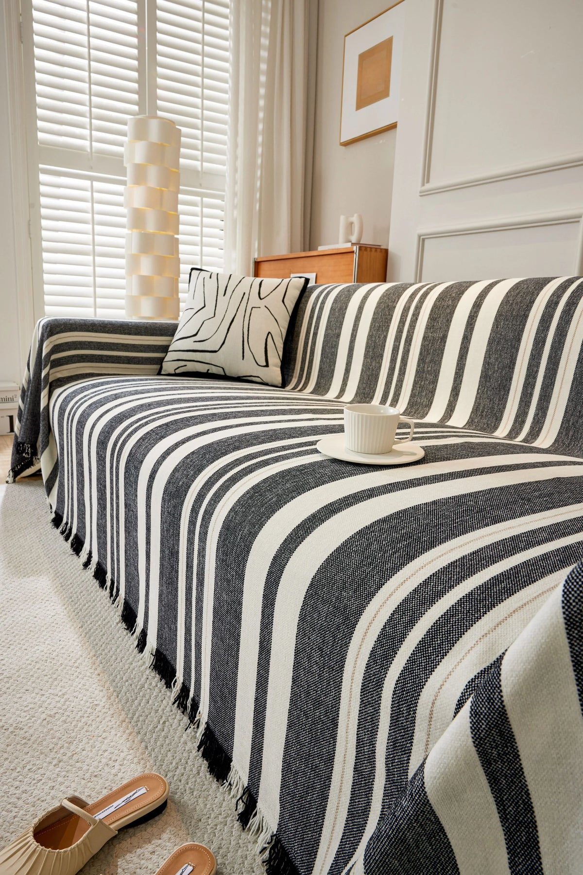 Throw Blanket - Striniara - Black