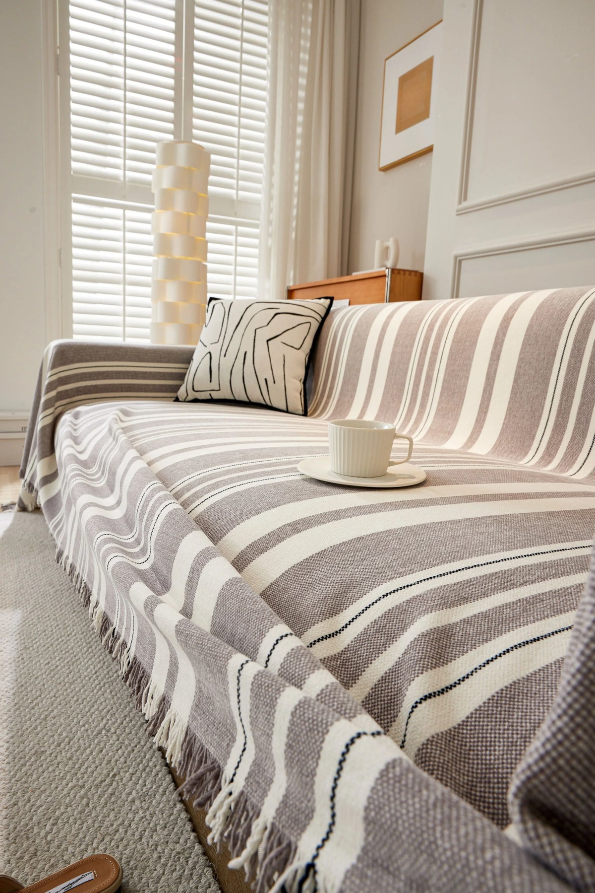 Throw Blanket - Striniara - Brown